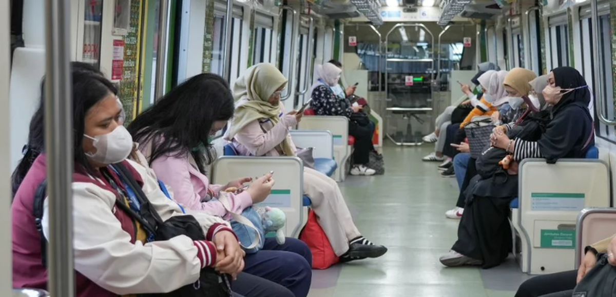 Asyik! Gerbong Khusus Wanita di LRT Jabodebek Sudah Resmi Beroperasi